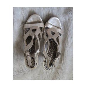 Gianni Bini pearl heels (A12-253)